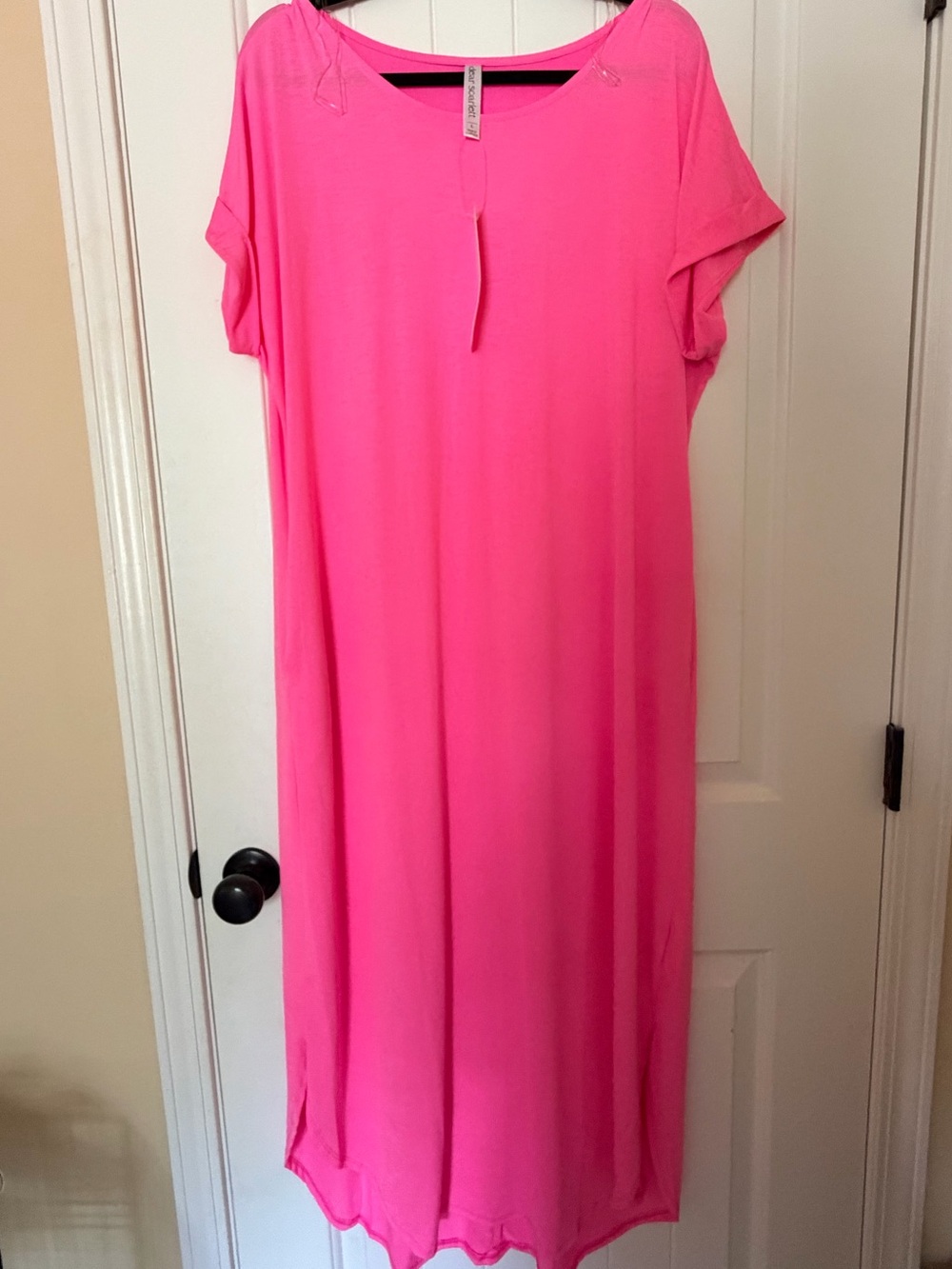 Women's Relaxed Scoop-Neck Maxi Dress in Bright Pink